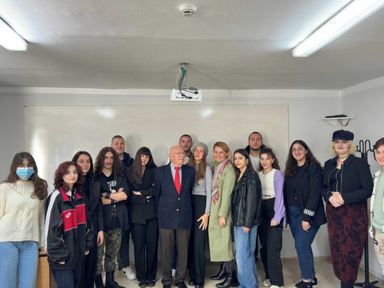 IBSU hosted practitioner lawyer   Robert E. McKenzie within the ”Legal English” course